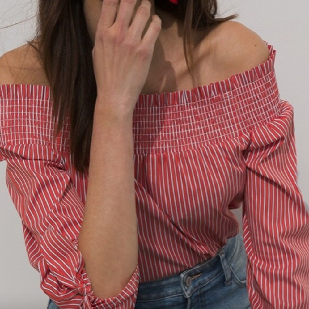 Chicos super cute off the shoulder blouse size 3 (XL)